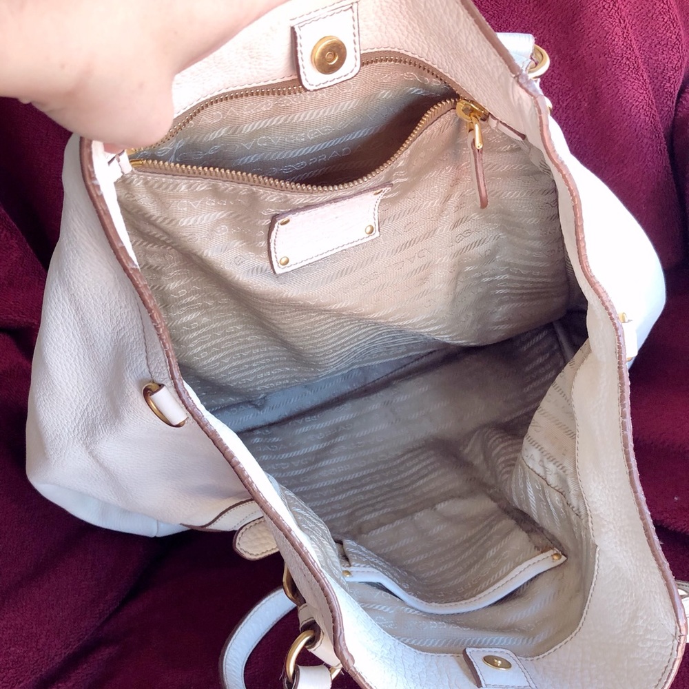 White deerskin leather Prada tote - Picture 6 of 8